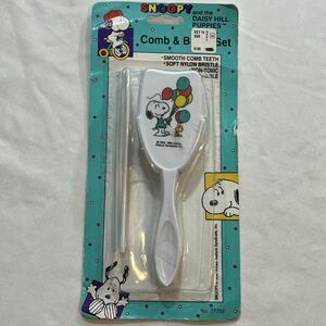 Vintage Danara Peanuts SNOOPY DAISY HILL PUPPIES Children's Comb Brush Set